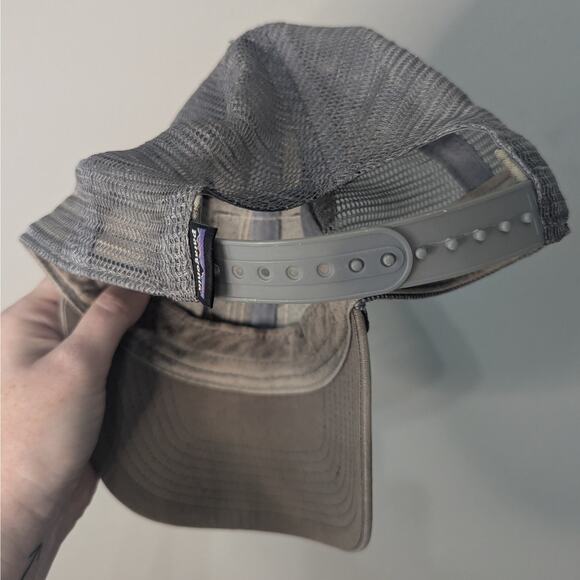 Patagonia RARE Khaki & Gray Mountain to Sea Logo Mesh Snapback Trucker Hat - Picture 8 of 9